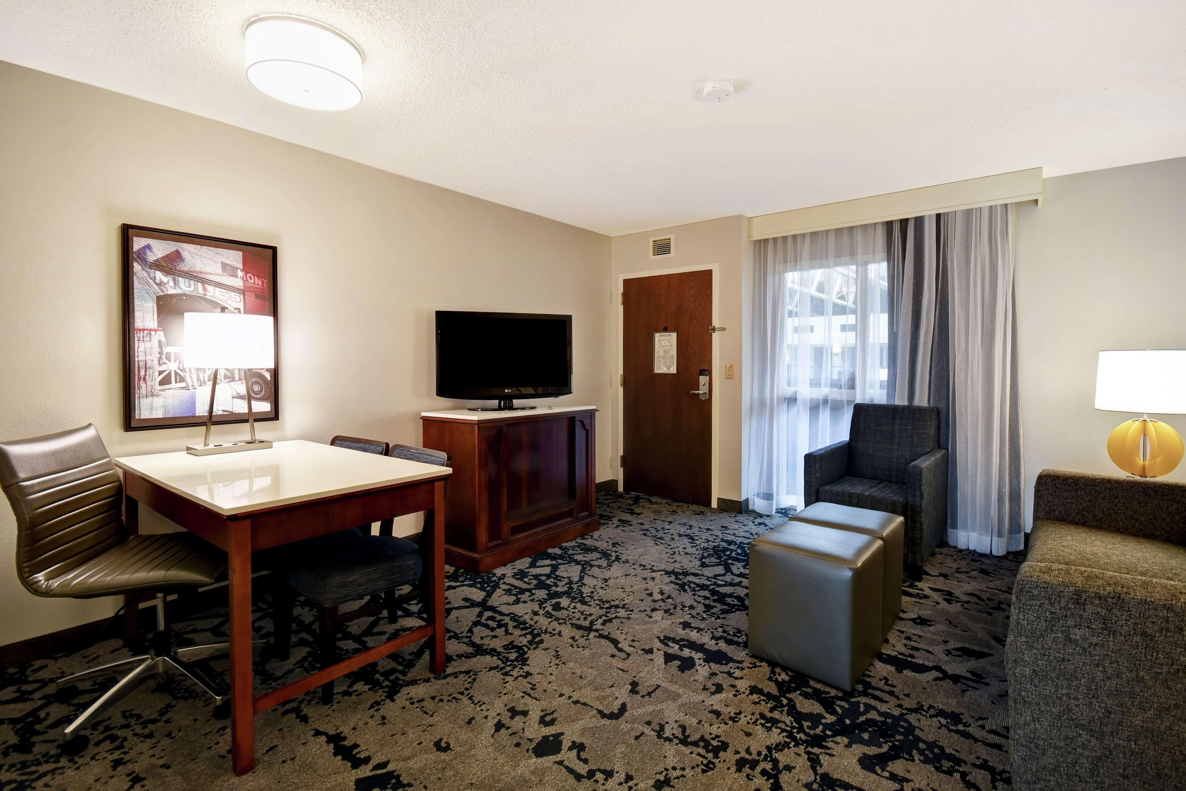 Embassy Suites Montgomery - Hotel & Conference Center Buitenkant foto