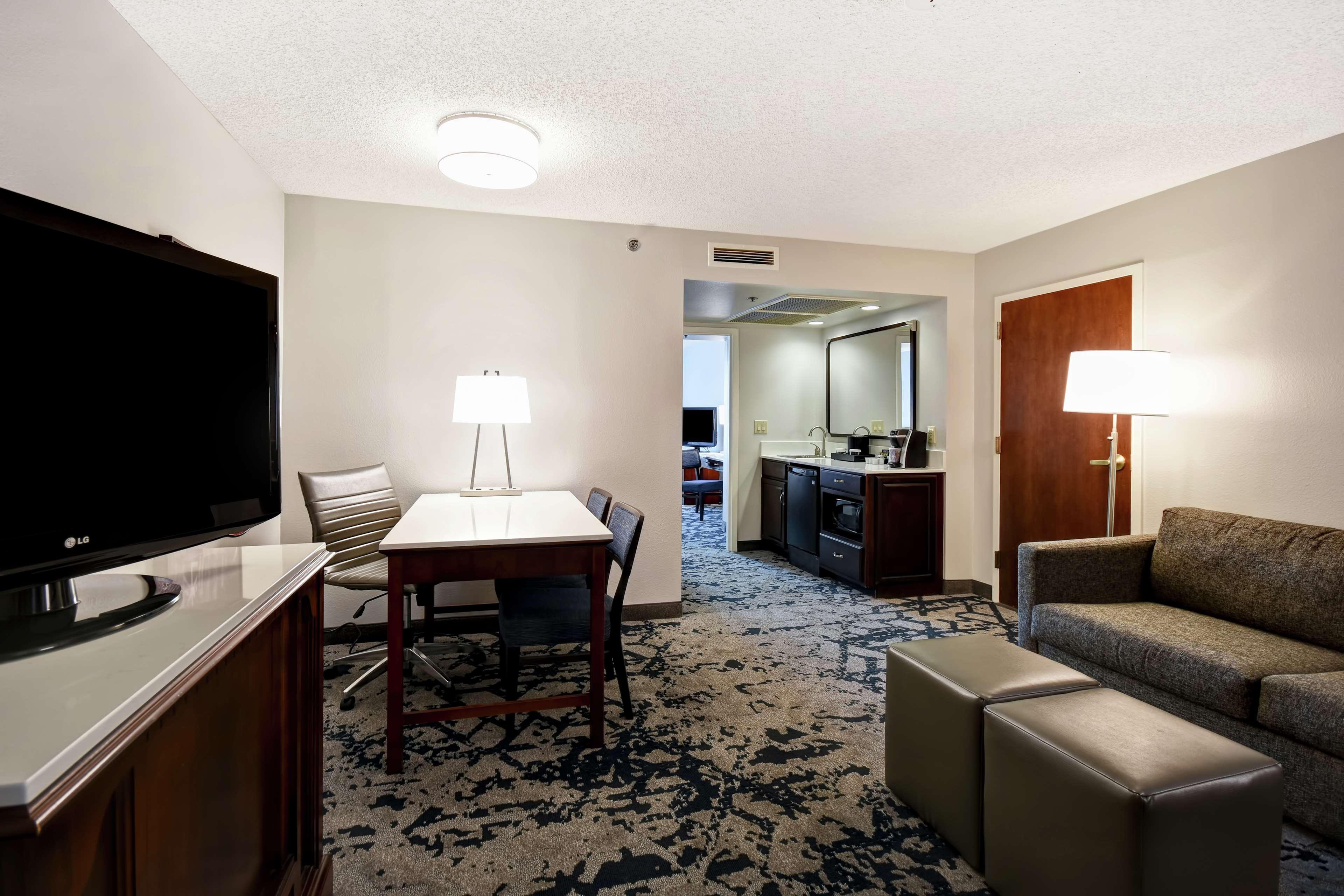 Embassy Suites Montgomery - Hotel & Conference Center Buitenkant foto