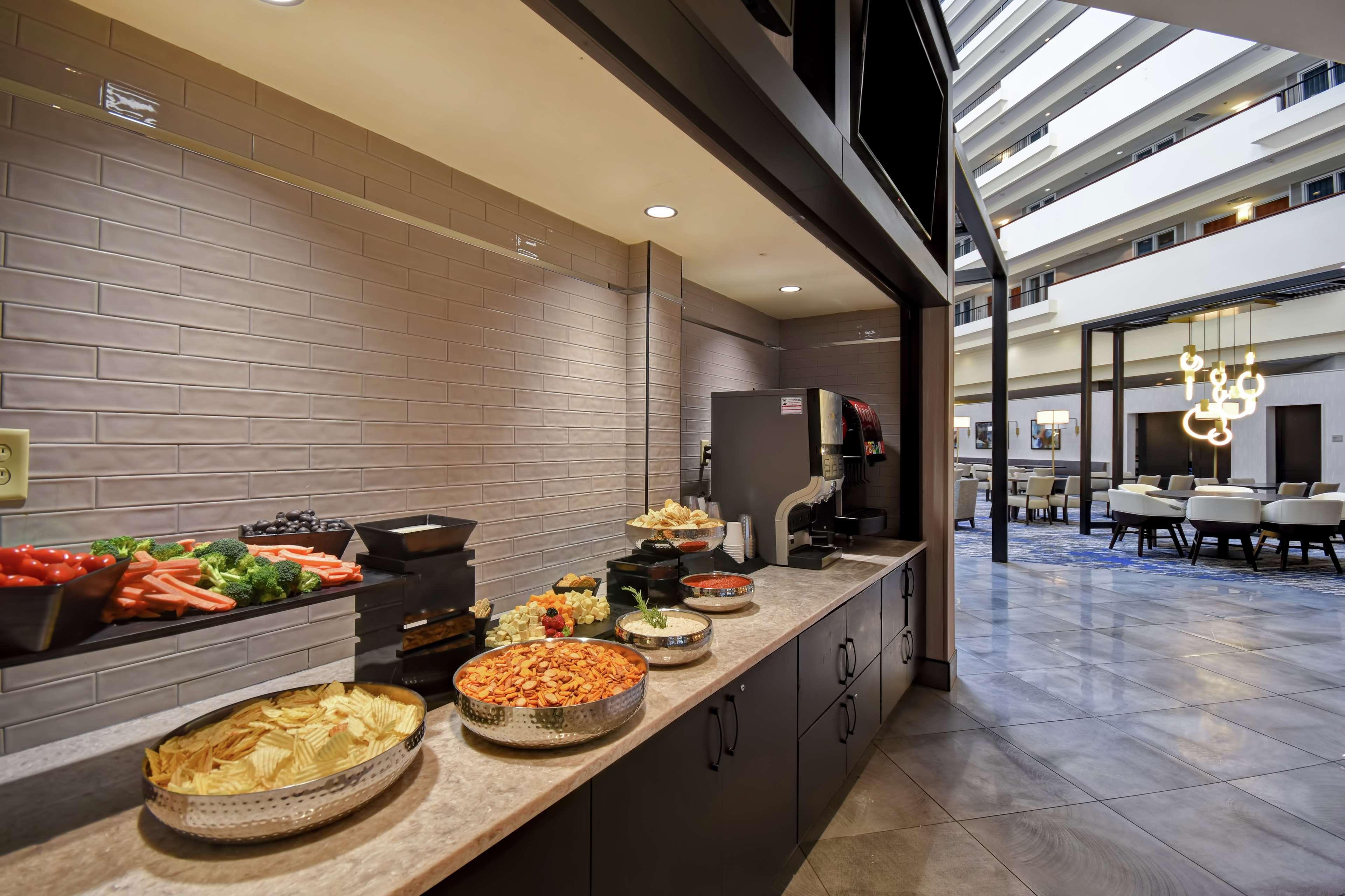 Embassy Suites Montgomery - Hotel & Conference Center Buitenkant foto