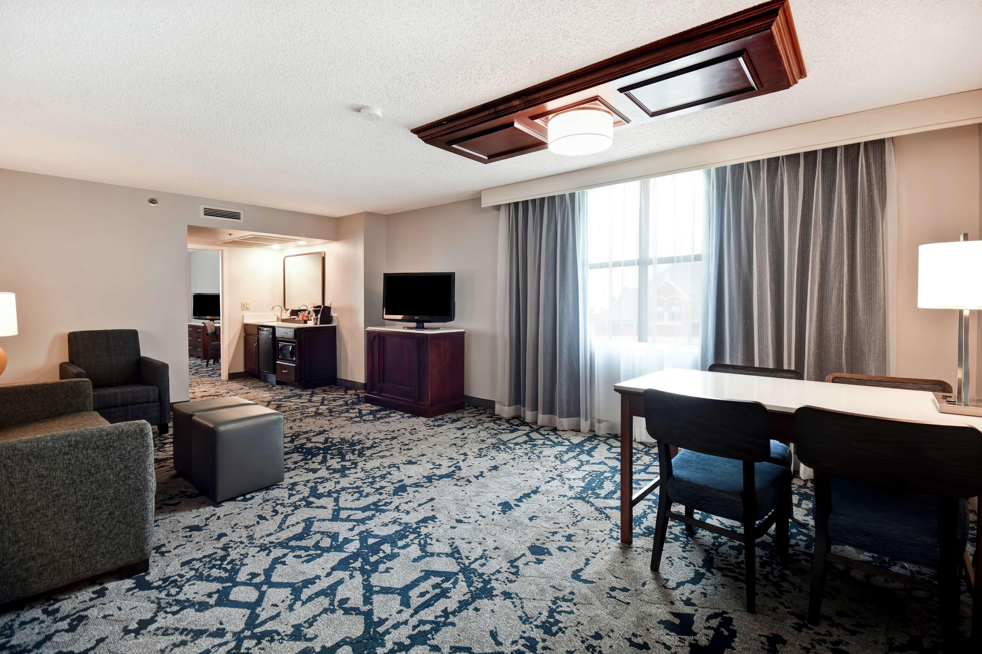 Embassy Suites Montgomery - Hotel & Conference Center Buitenkant foto